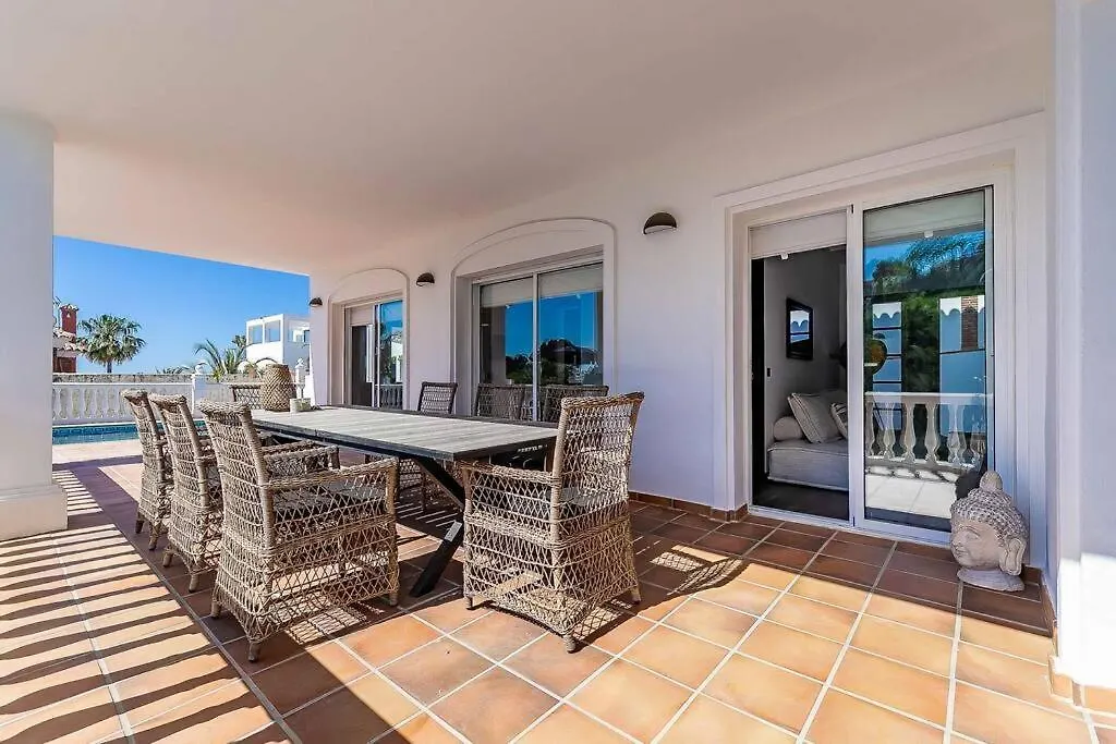 64-Luxury Villa With Jacuzzi & Pool In Mijas!